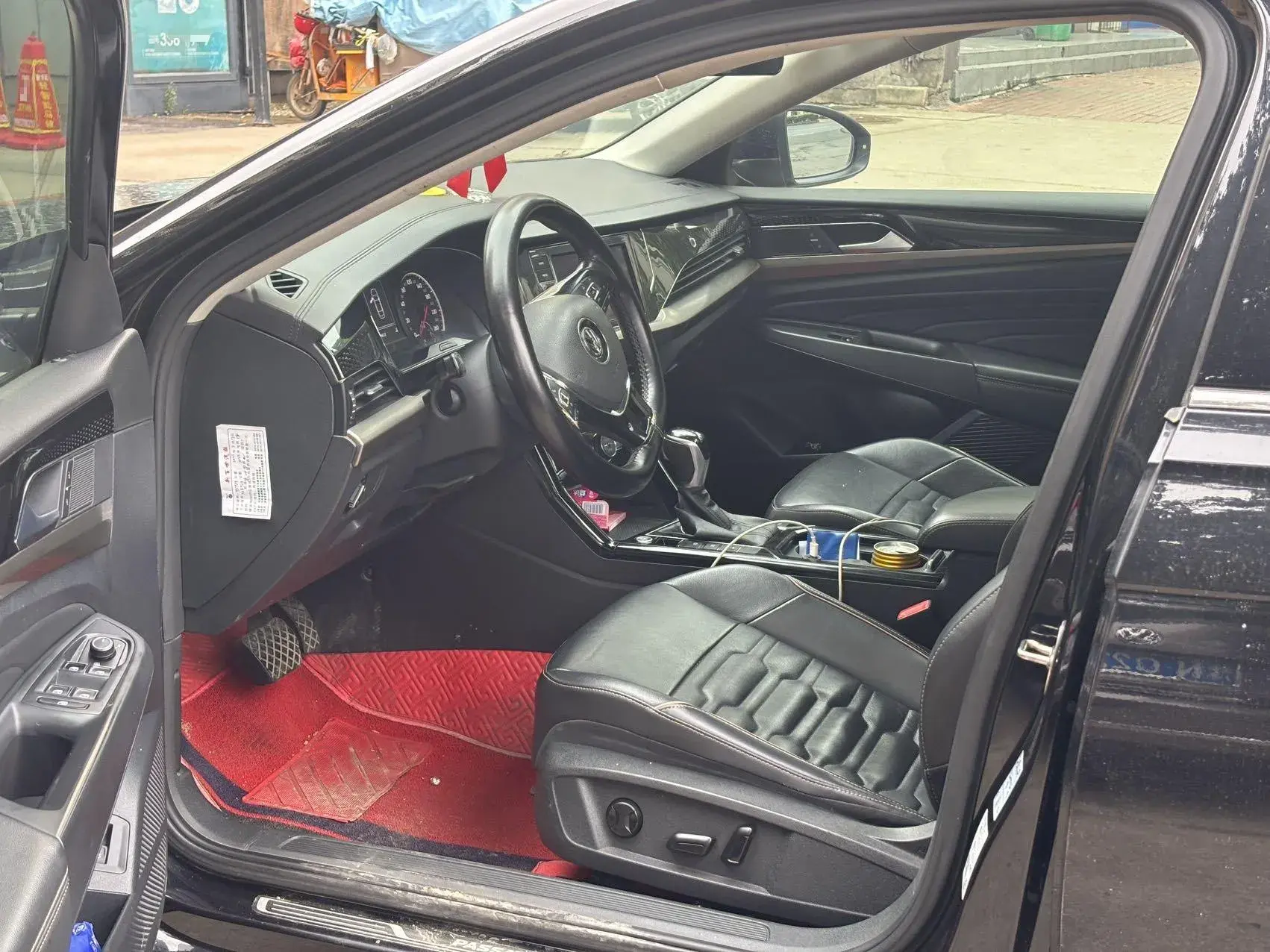 2019 VOLKSWAGEN PASSAT thumbnail 3