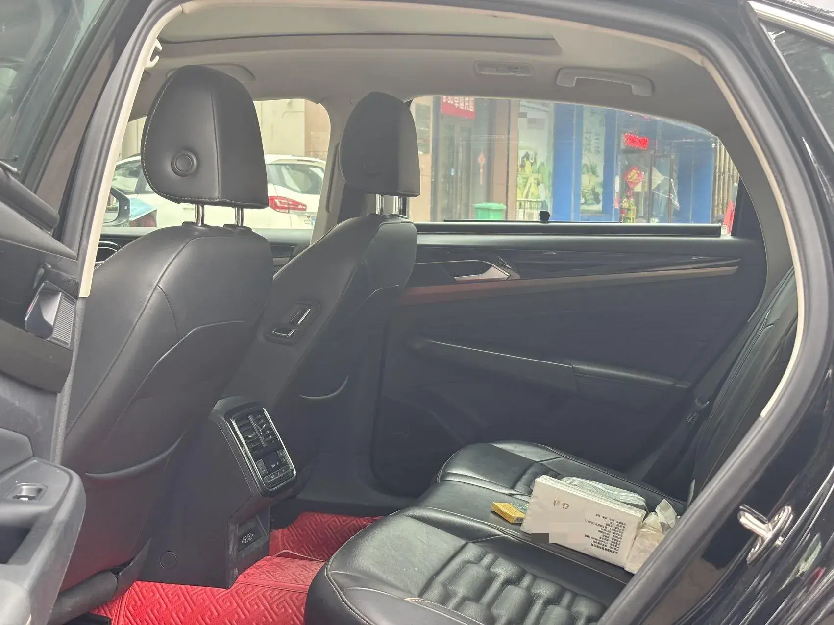 2019 VOLKSWAGEN PASSAT thumbnail 4