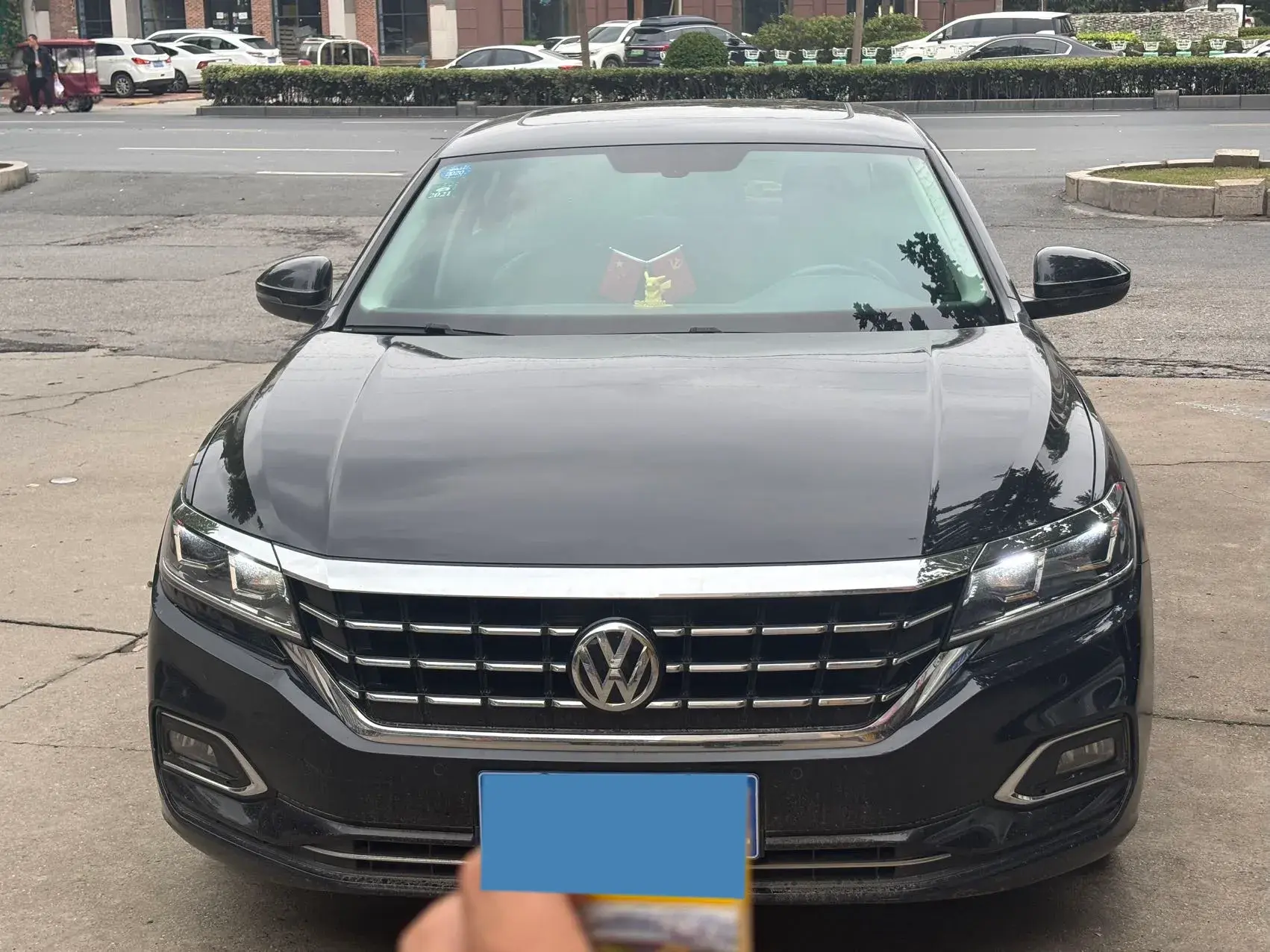 2019 VOLKSWAGEN PASSAT thumbnail 2