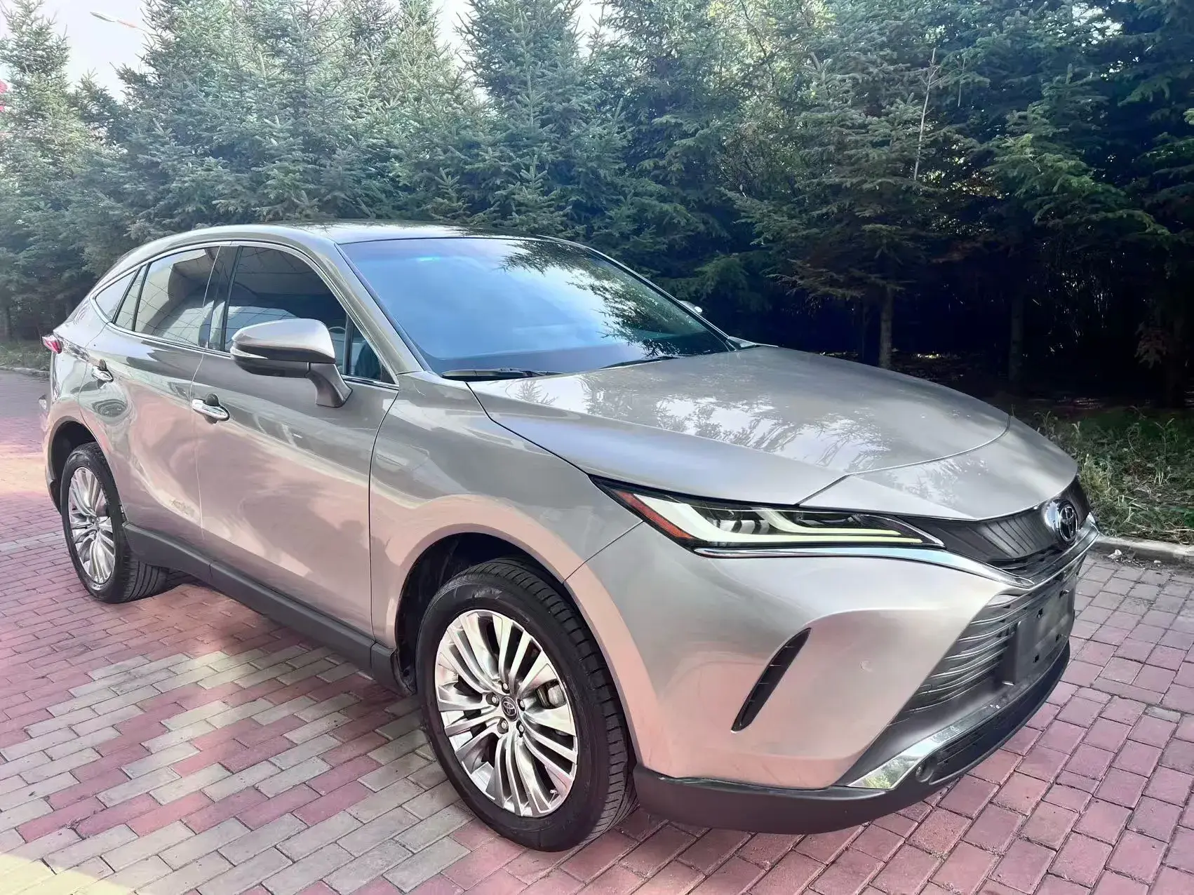 2022 TOYOTA HARRIER thumbnail 3