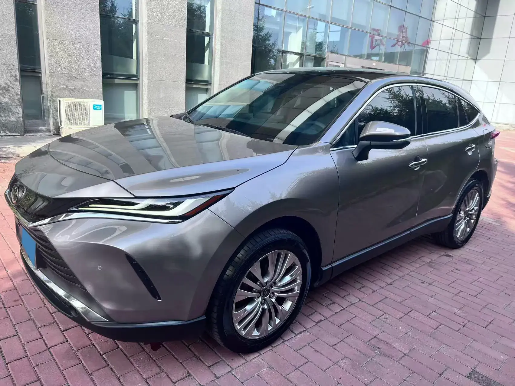 2022 TOYOTA HARRIER view 1