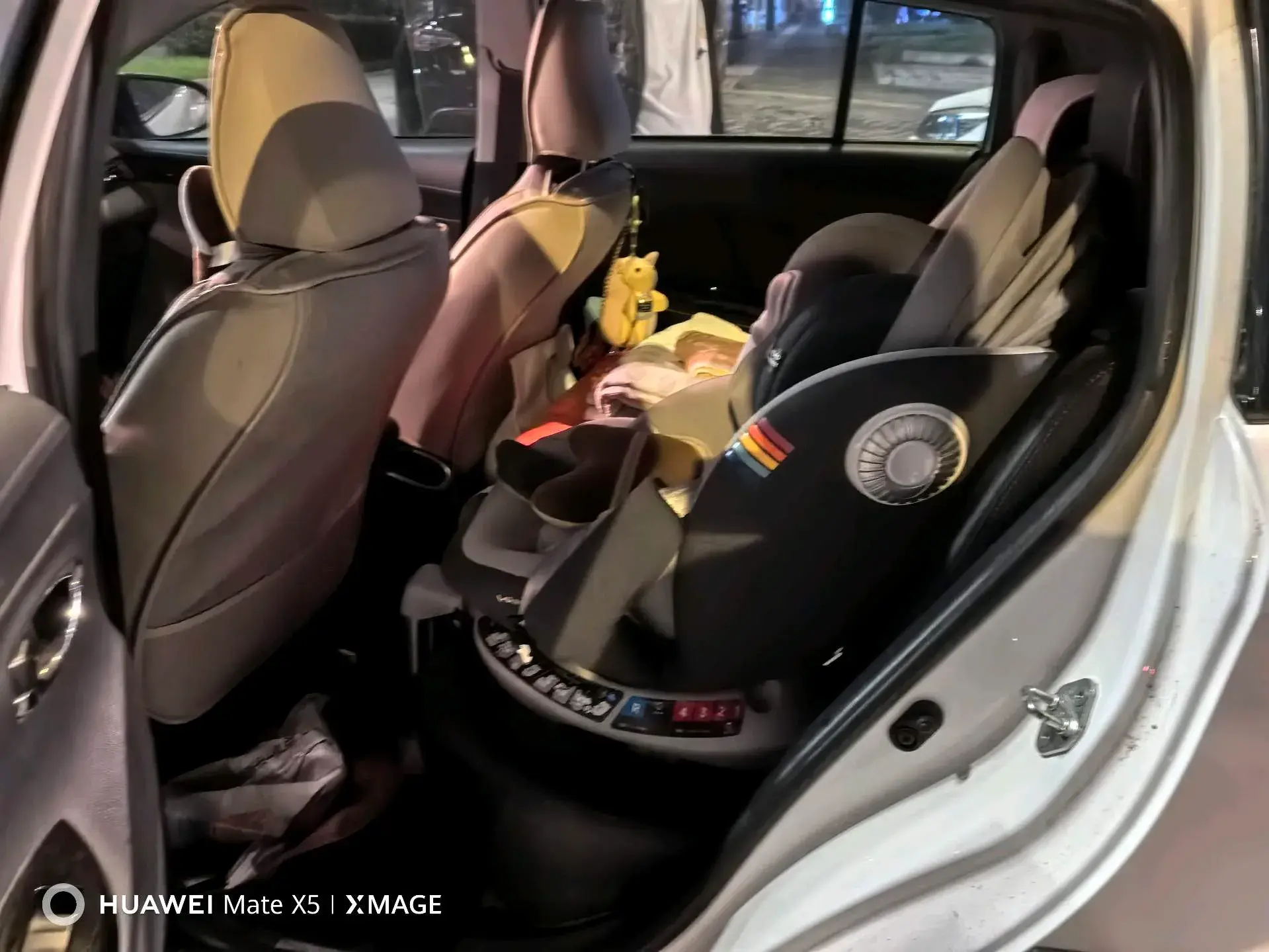 2022 TOYOTA YARIS thumbnail 4