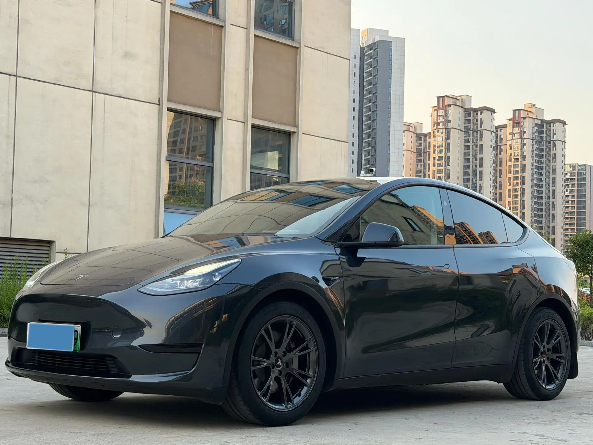 2023 TESLA MODEL view 1