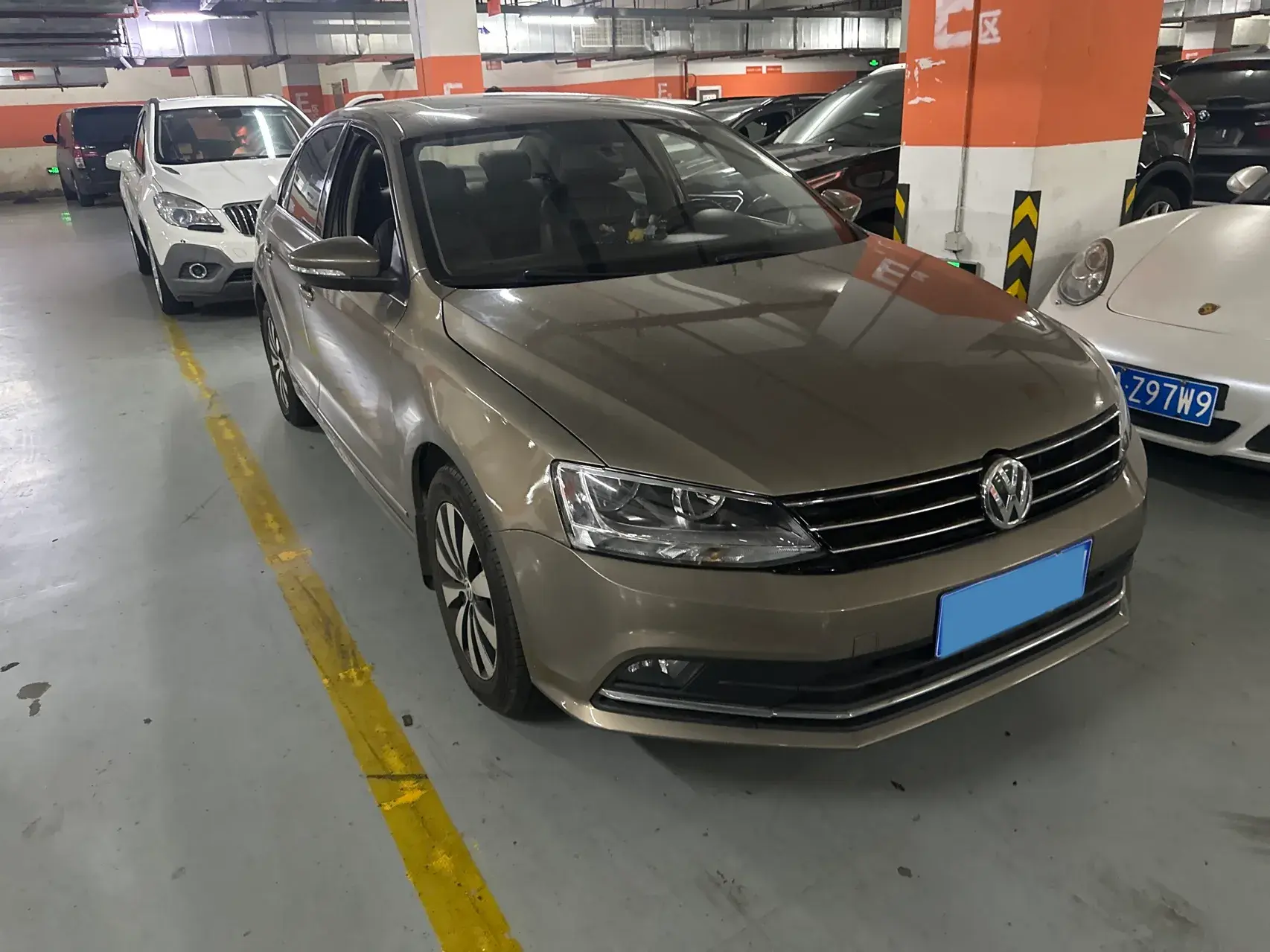 2018 VOLKSWAGEN SAGITAR thumbnail 3