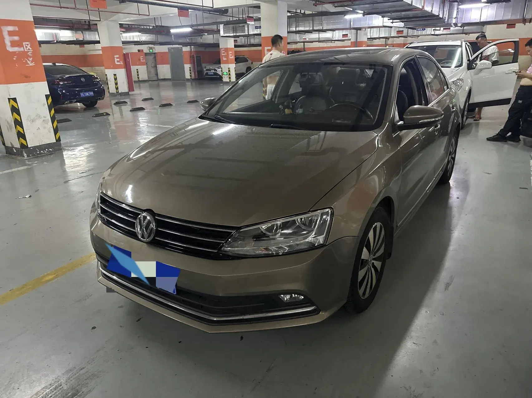 2018 VOLKSWAGEN SAGITAR view 1