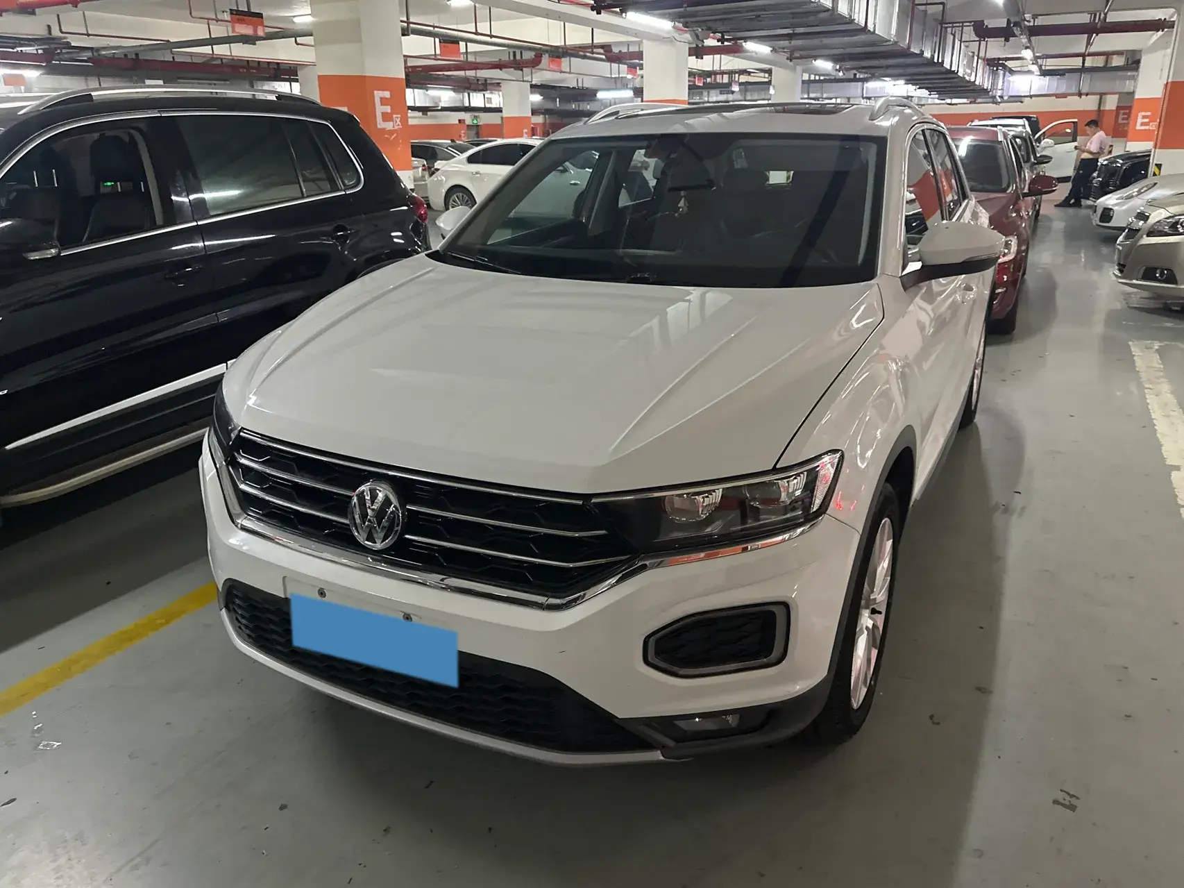 2020 VOLKSWAGEN T-ROC view 1
