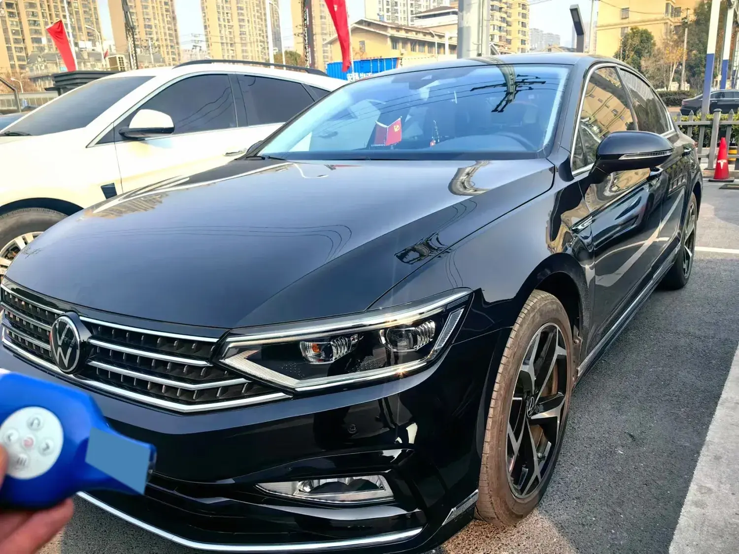 2020 VOLKSWAGEN MAGOTAN view 1