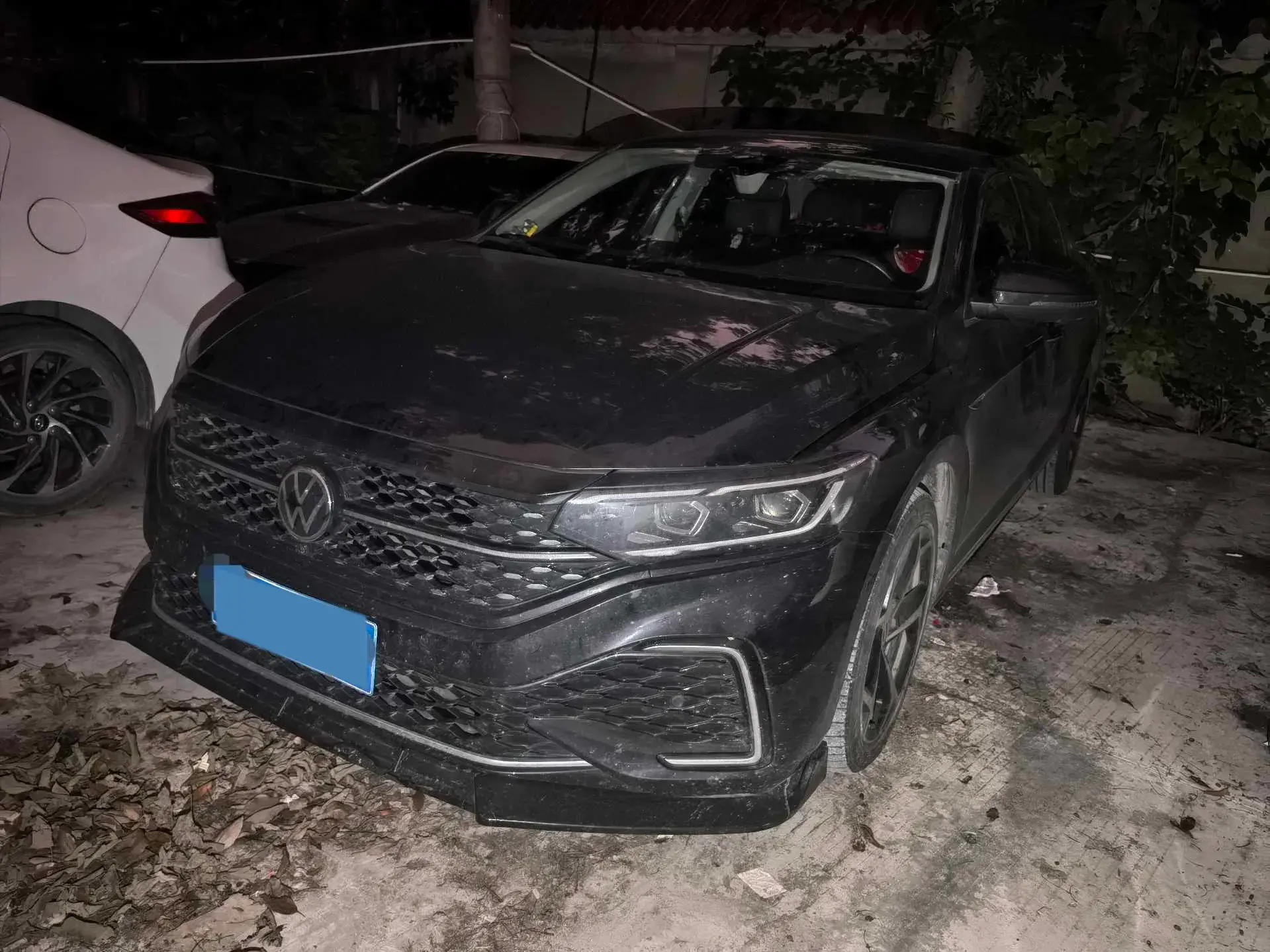 2023 VOLKSWAGEN PASSAT view 1