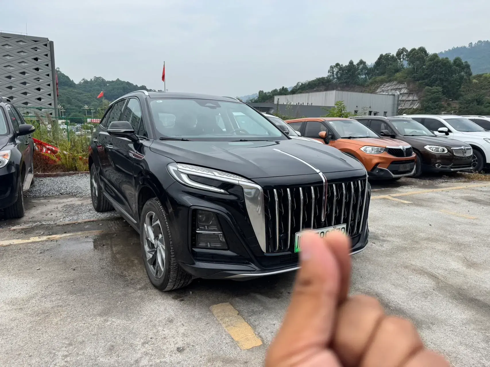 2024 HONGQI HS3 thumbnail 3