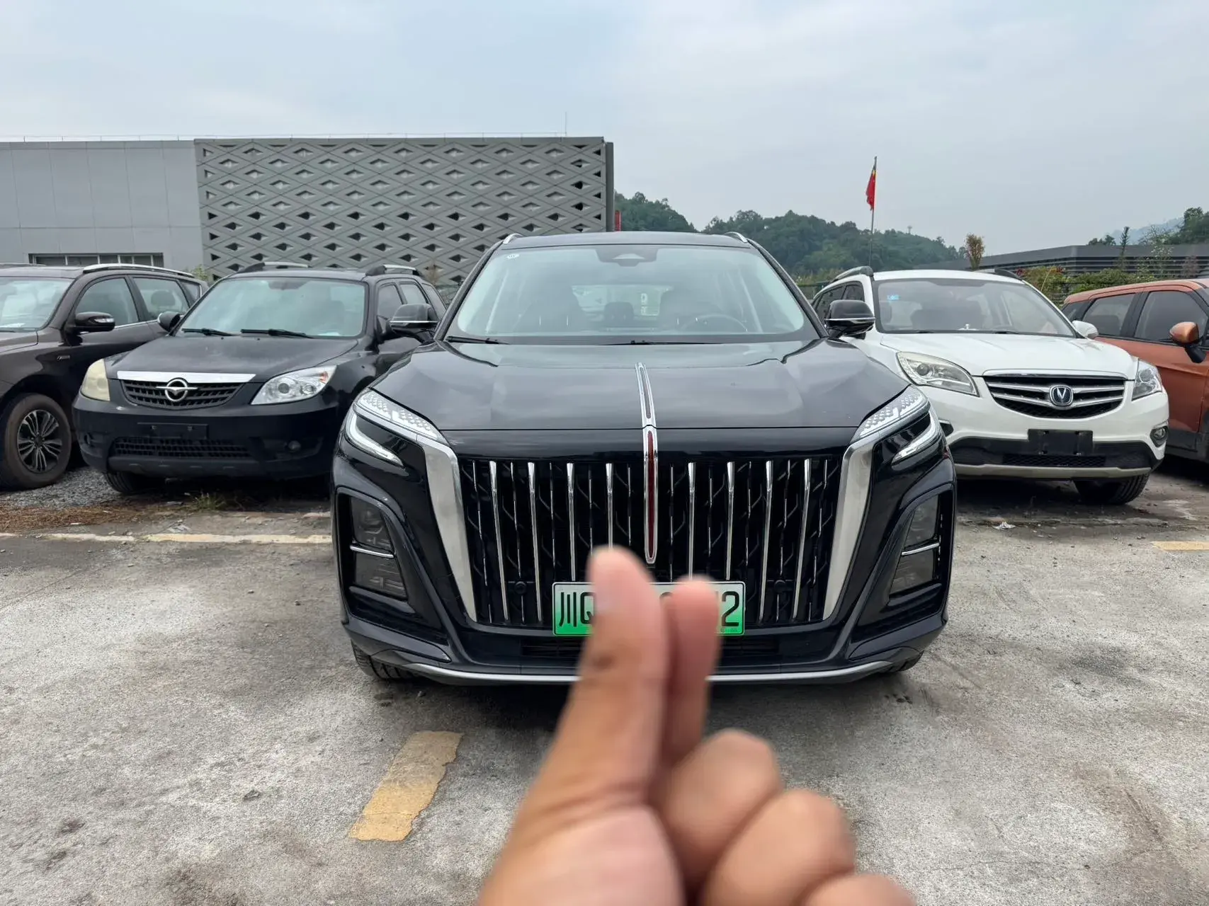 2024 HONGQI HS3 thumbnail 2