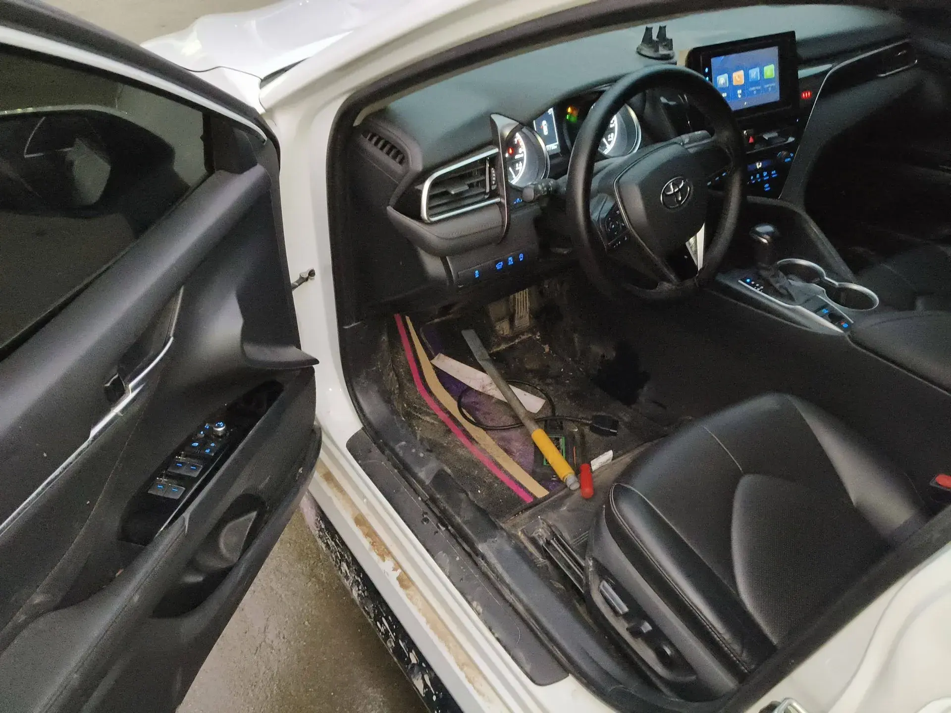 2023 TOYOTA CAMRY thumbnail 3