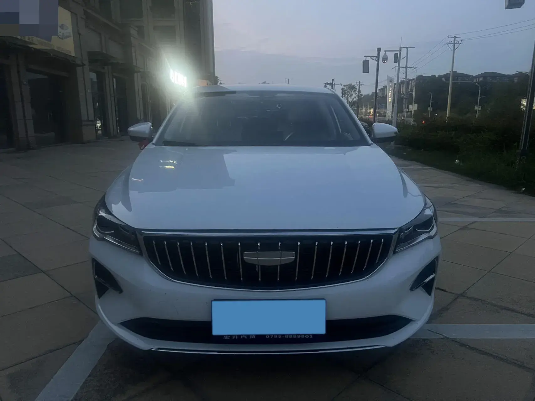 2025 GEELY EMGRAND thumbnail 2