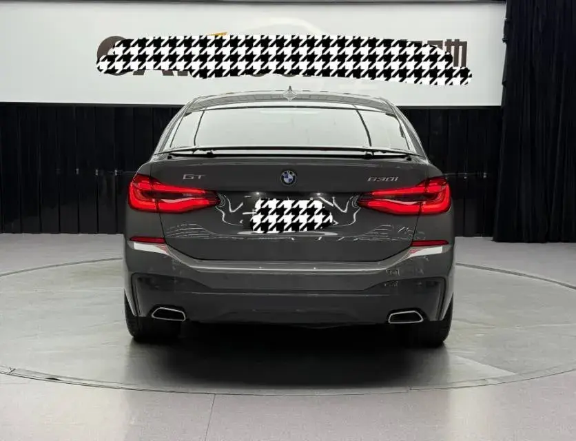 2021 BMW 6 thumbnail 4