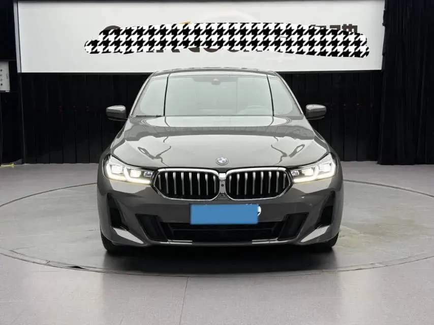 2021 BMW 6 thumbnail 2