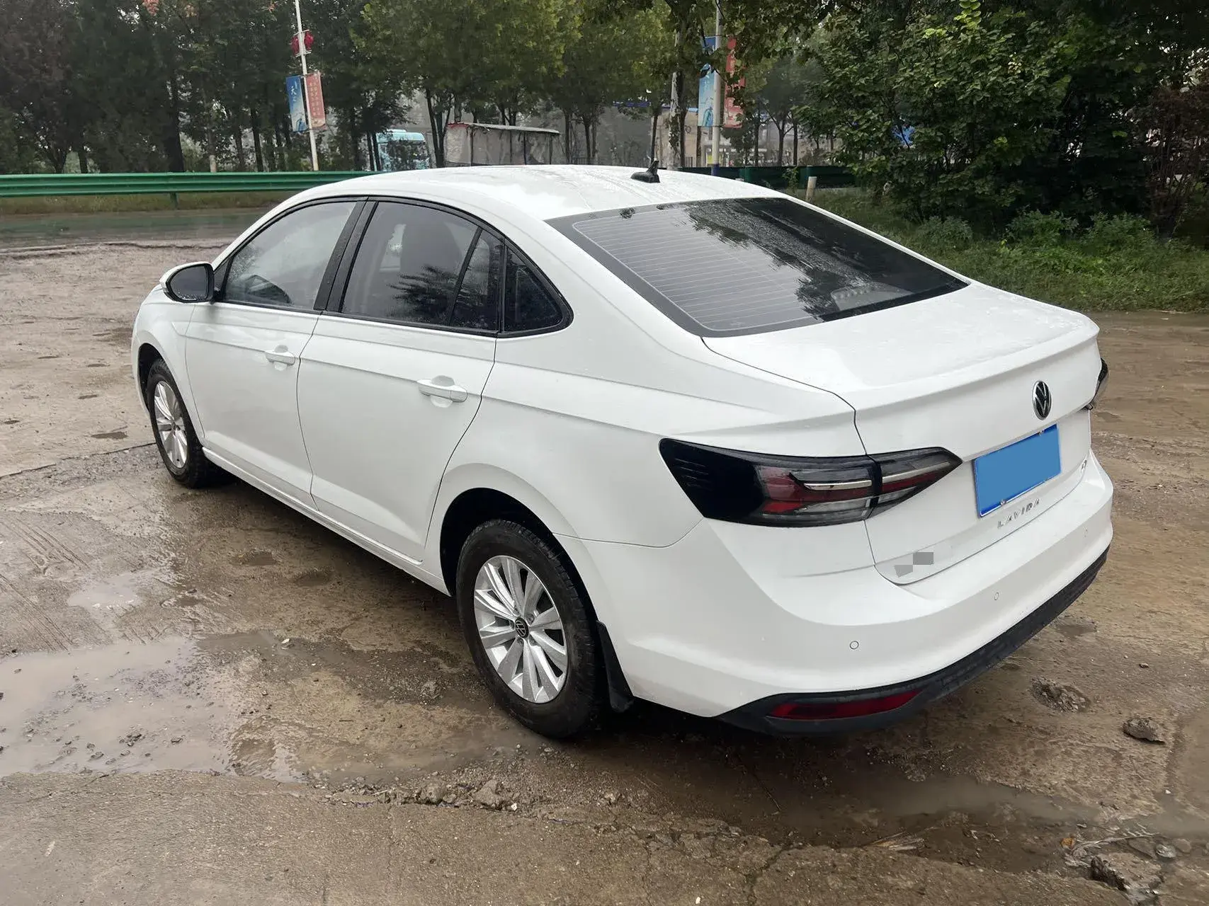 2023 VOLKSWAGEN LAVIDA thumbnail 4