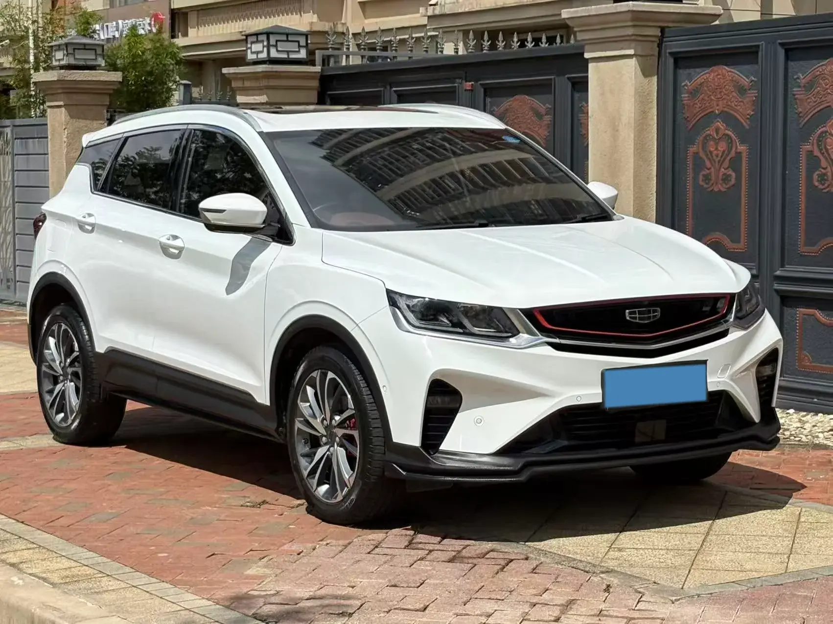 2019 GEELY COOLRAY thumbnail 3