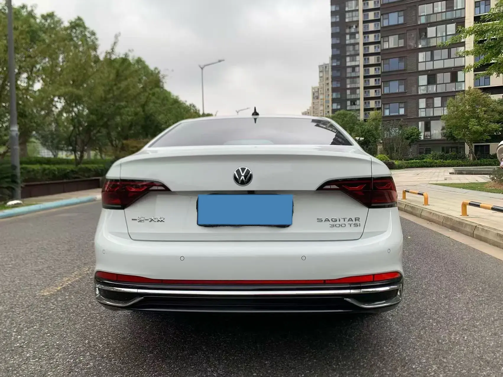 2024 VOLKSWAGEN SAGITAR thumbnail 4