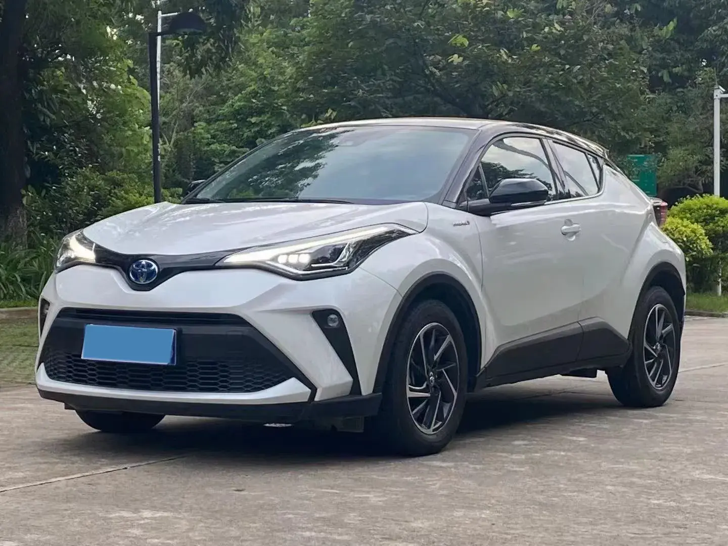 2021 TOYOTA C-HR view 1