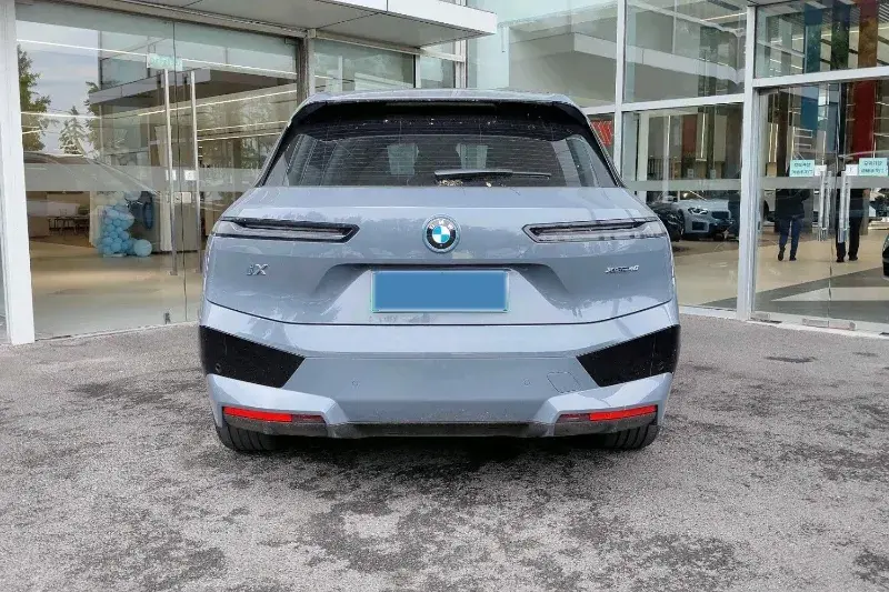 2022 BMW IX thumbnail 3