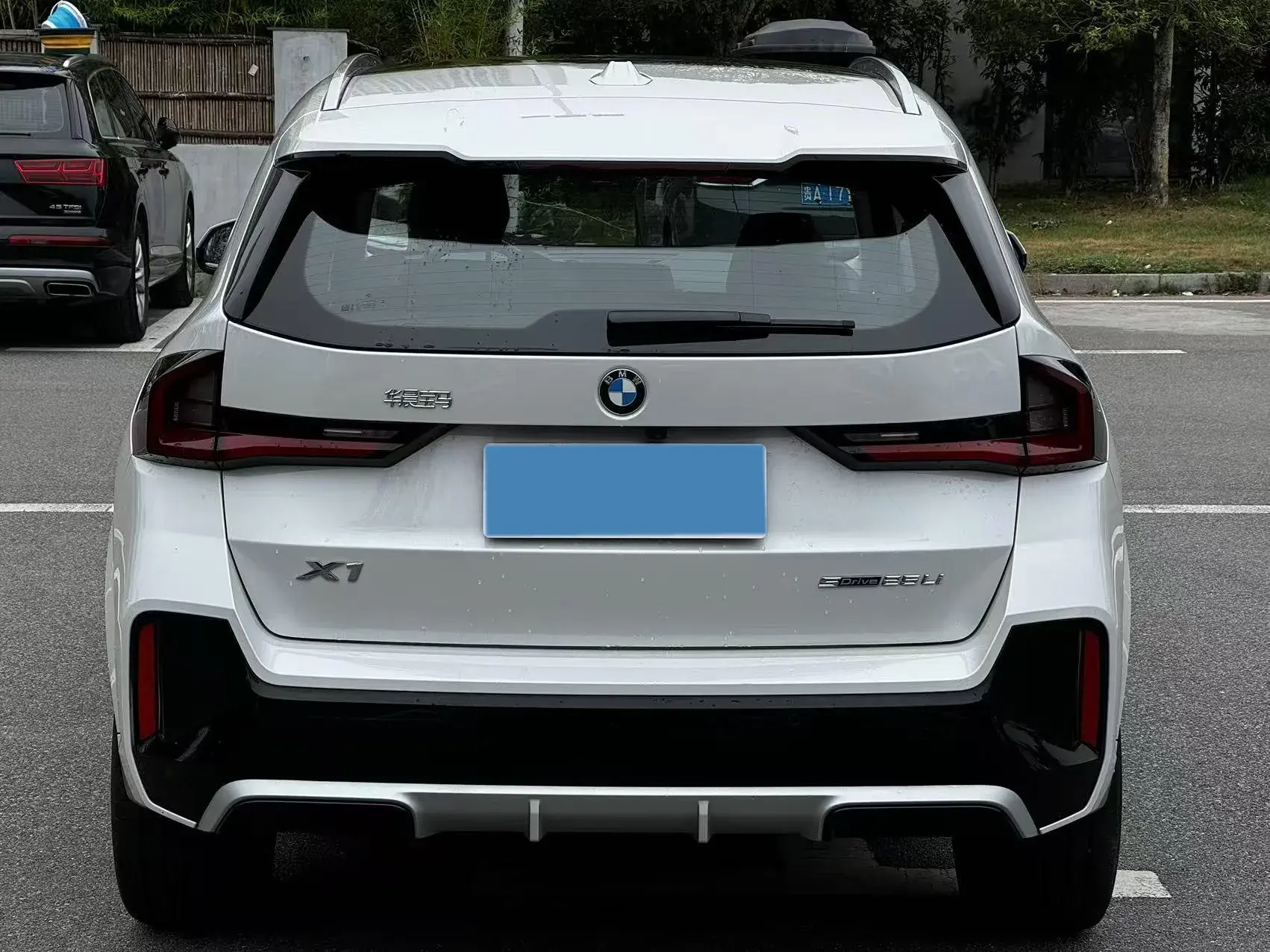 2024 BMW X1 thumbnail 4