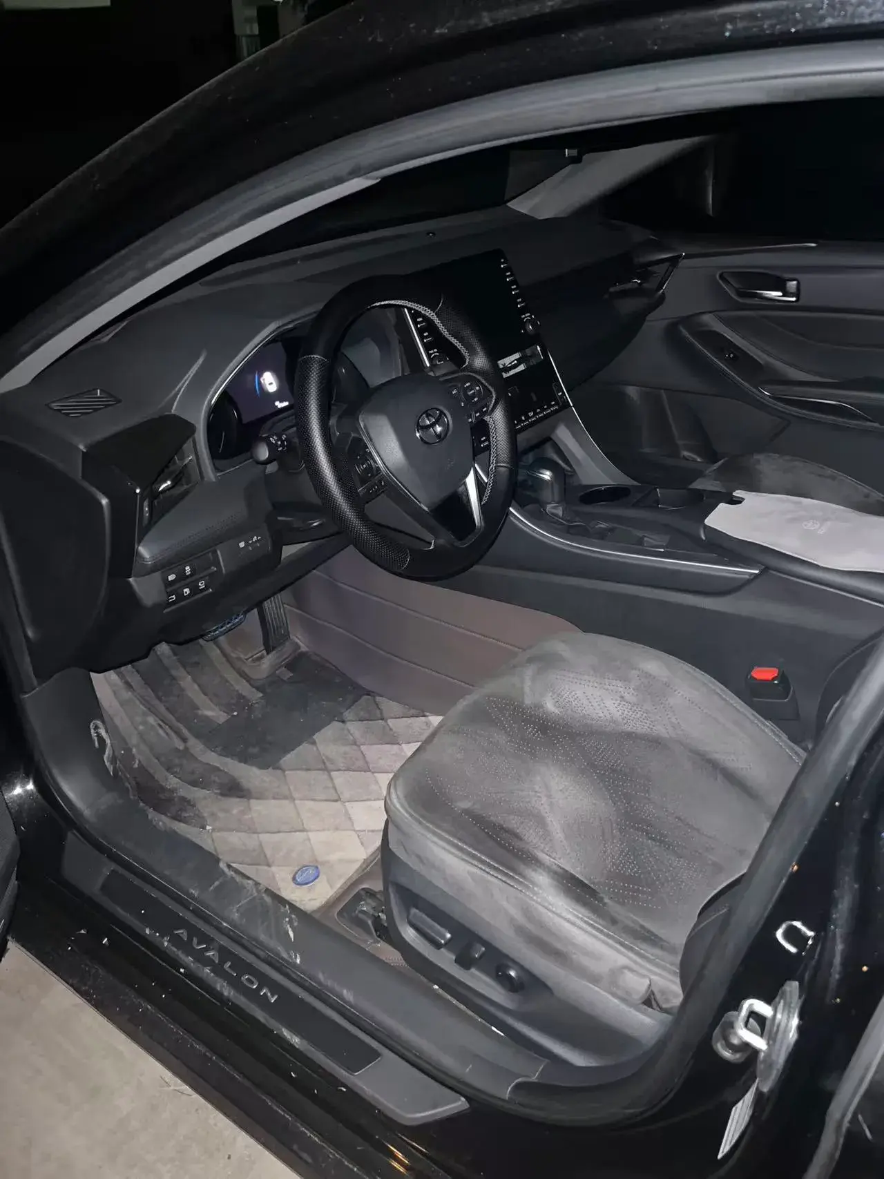 2019 TOYOTA AVALON thumbnail 3