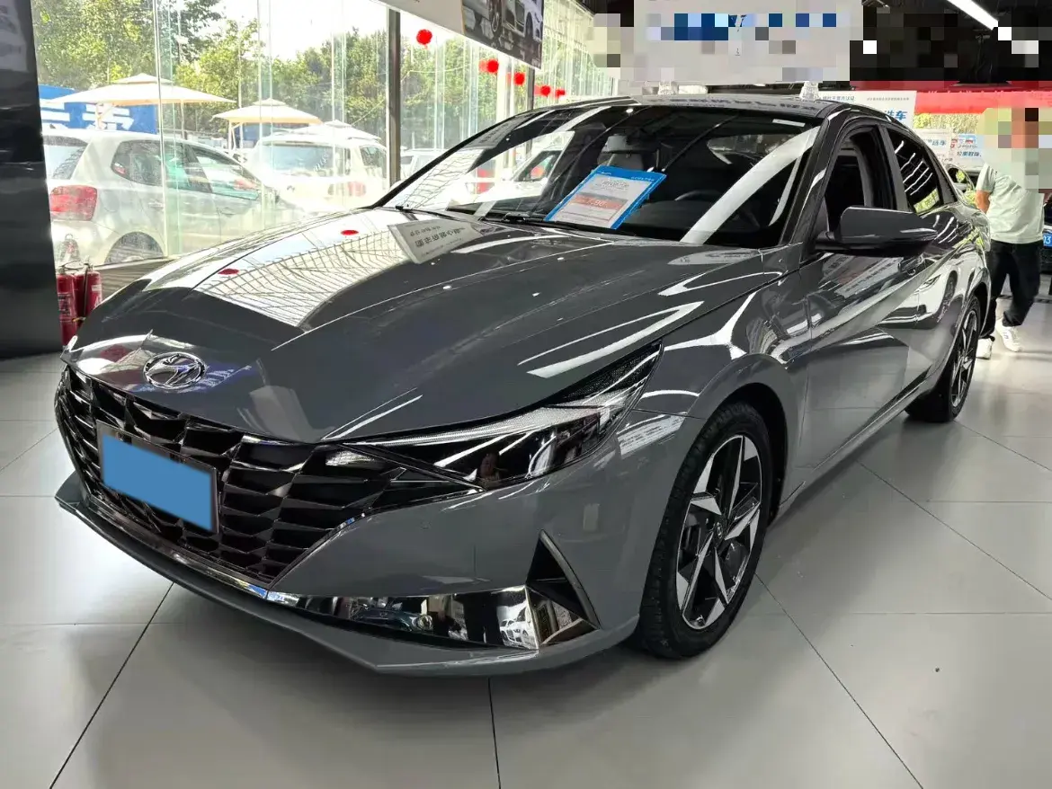 2022 HYUNDAI ELANTRA view 1