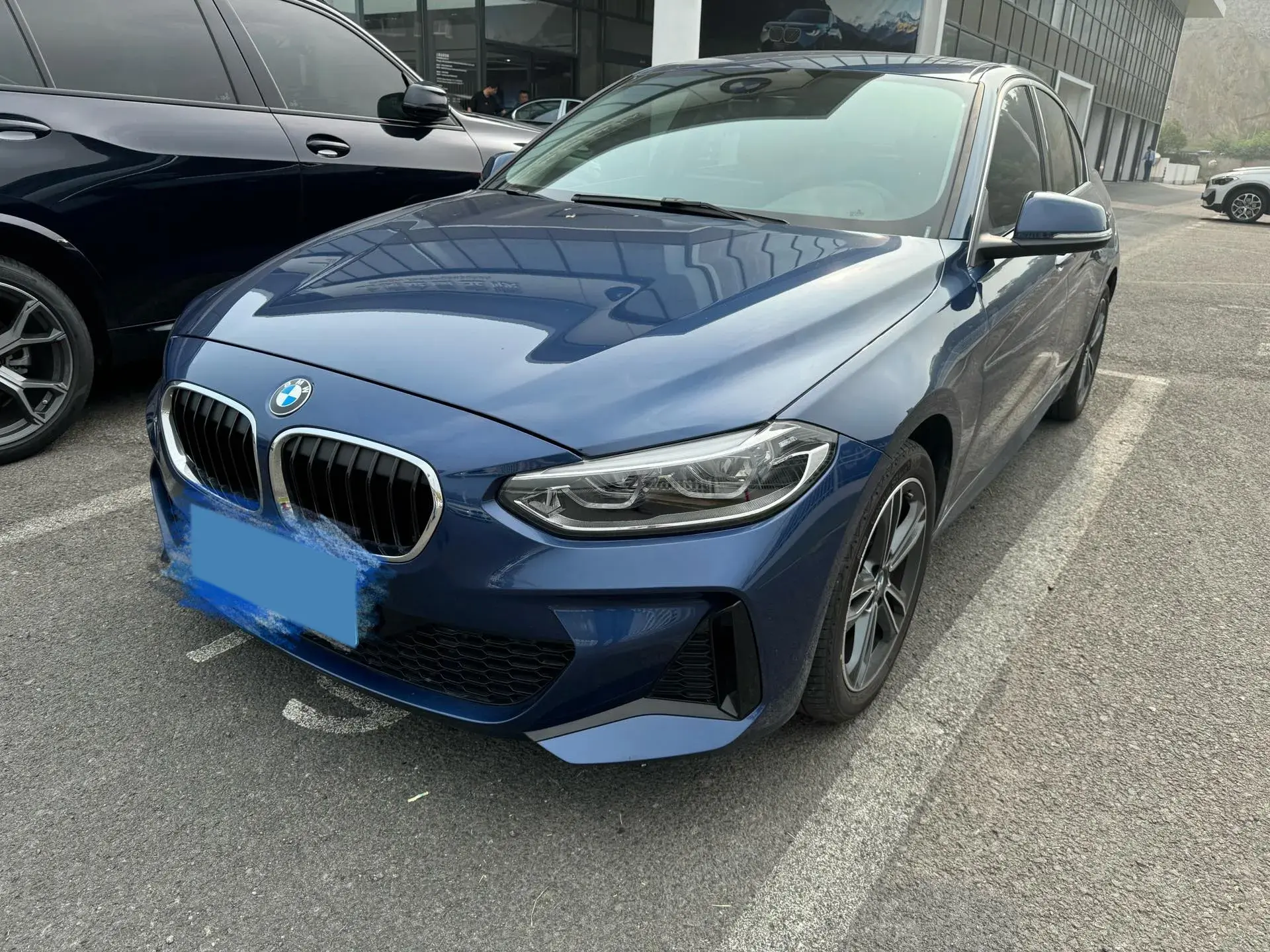 2022 BMW 1 view 1