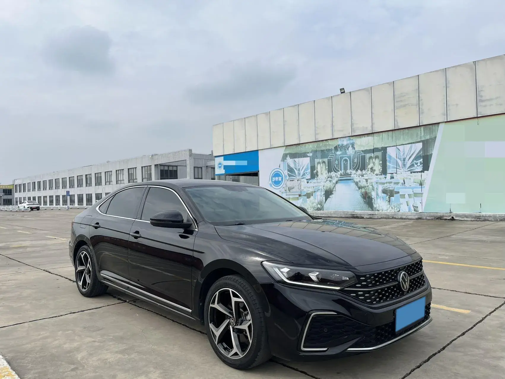 2022 VOLKSWAGEN PASSAT thumbnail 3