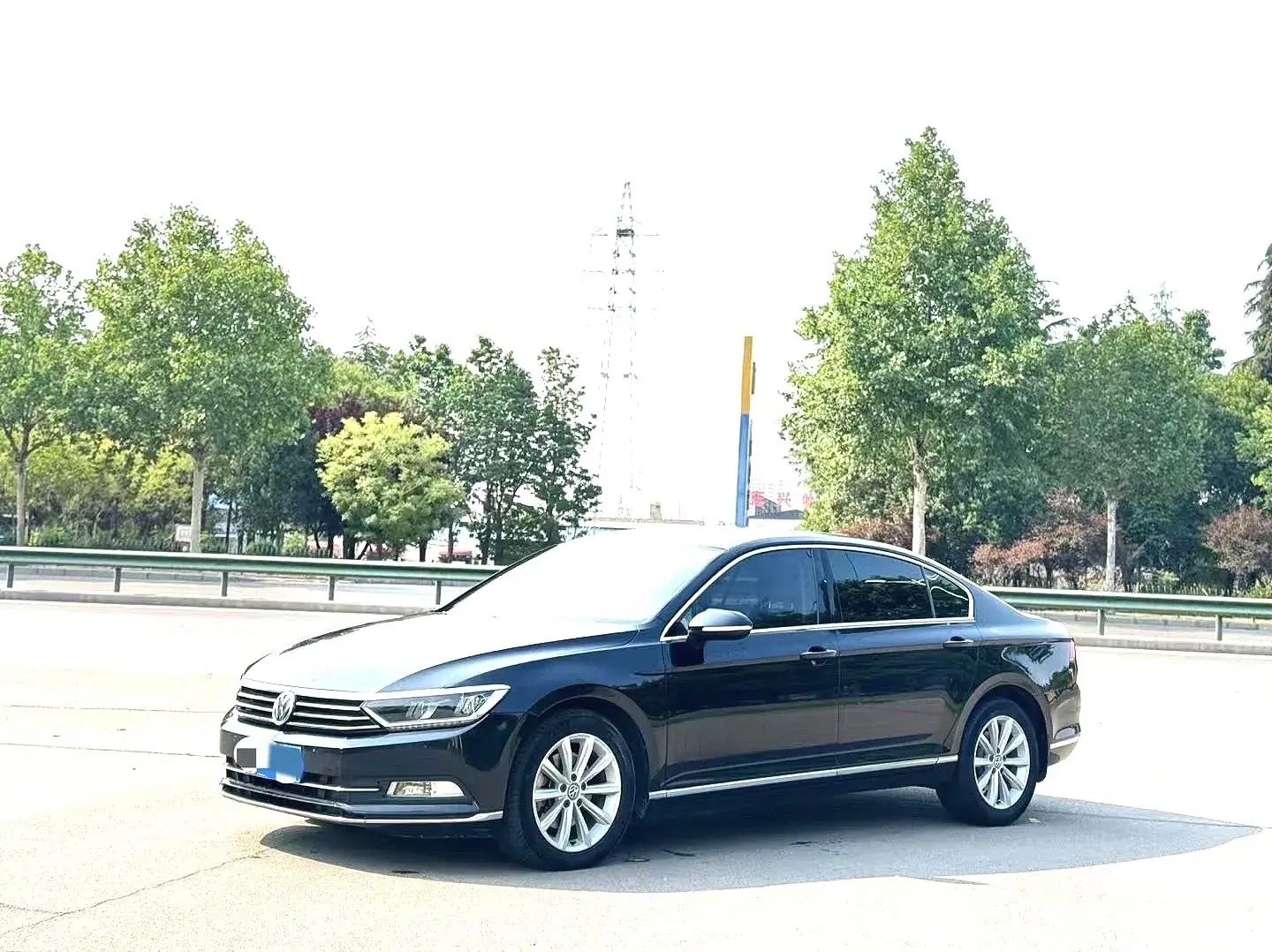 2019 VOLKSWAGEN MAGOTAN view 1