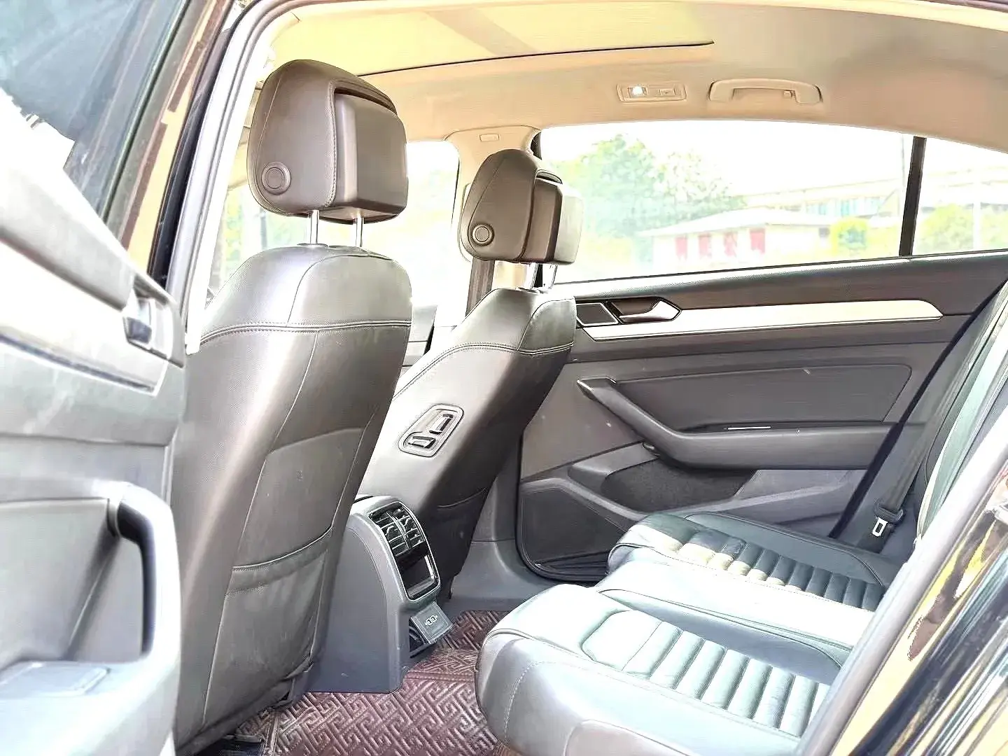 2019 VOLKSWAGEN MAGOTAN thumbnail 3