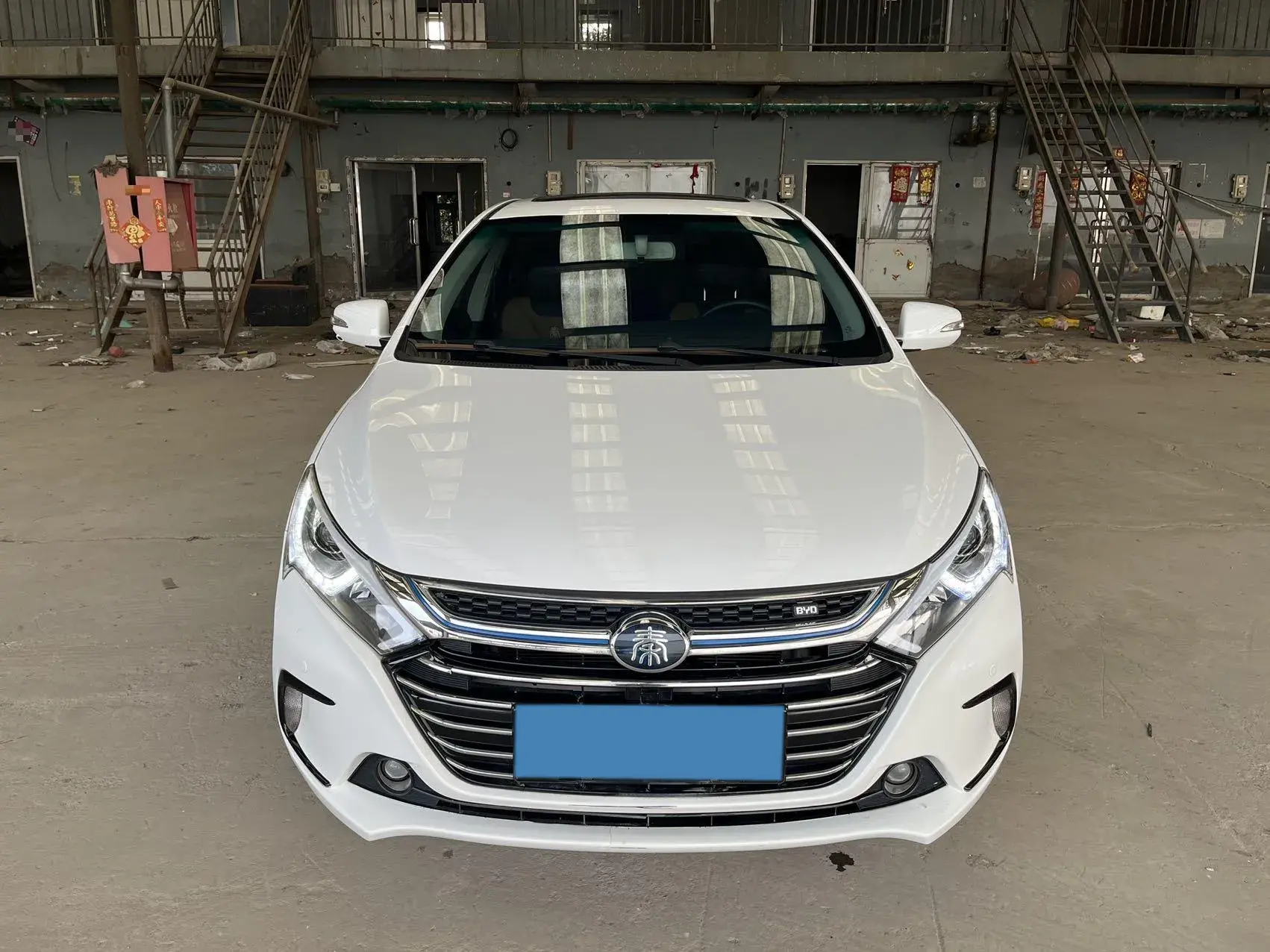 2017 BYD QIN thumbnail 2