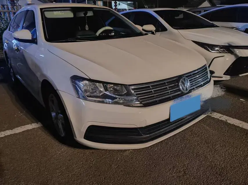 2017 VOLKSWAGEN LAVIDA thumbnail 3