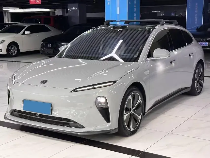 2024 NIO ET5T view 1