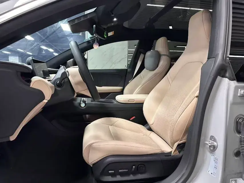 2024 NIO ET5T thumbnail 4