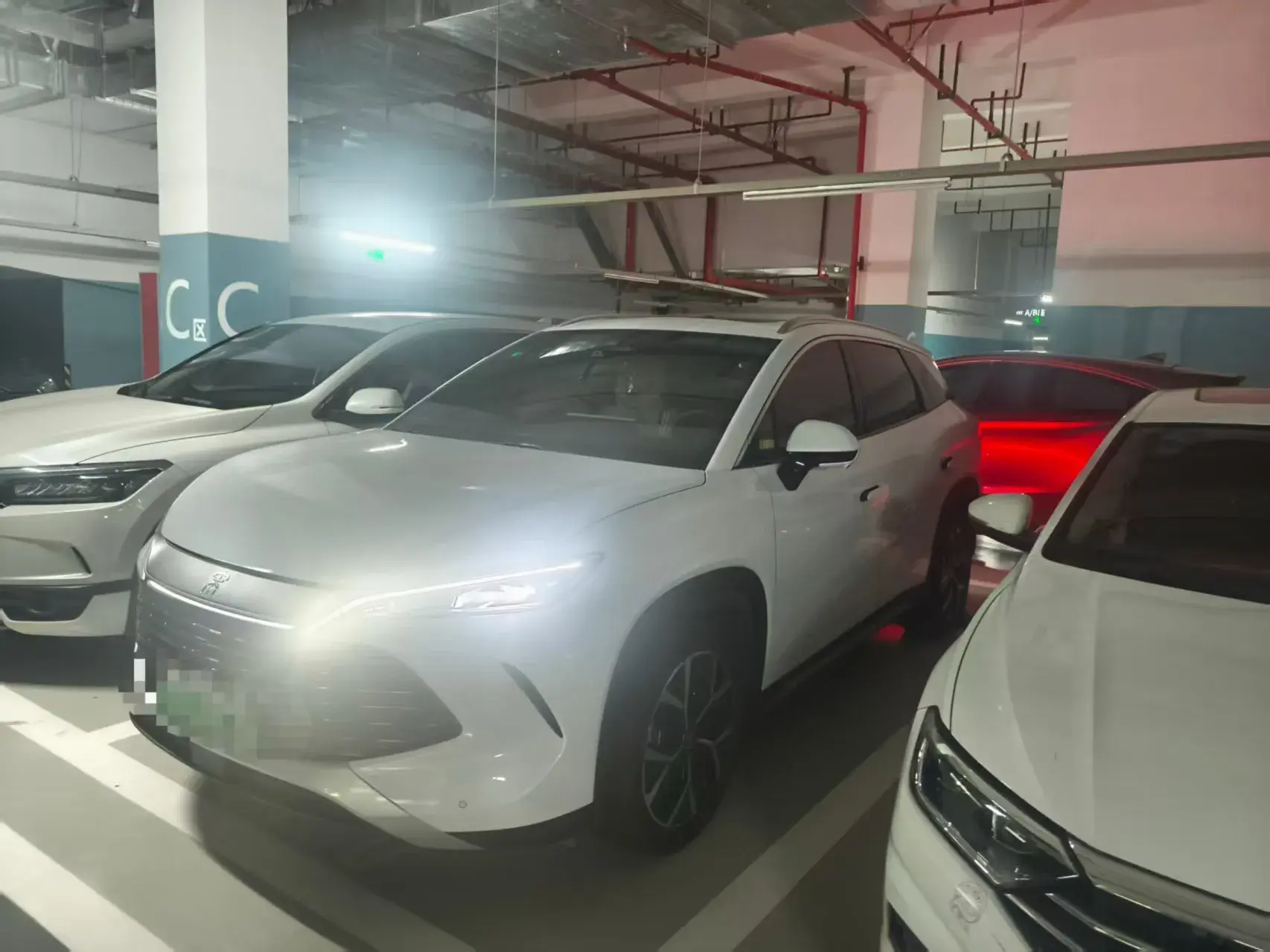 2024 BYD SONGL view 1