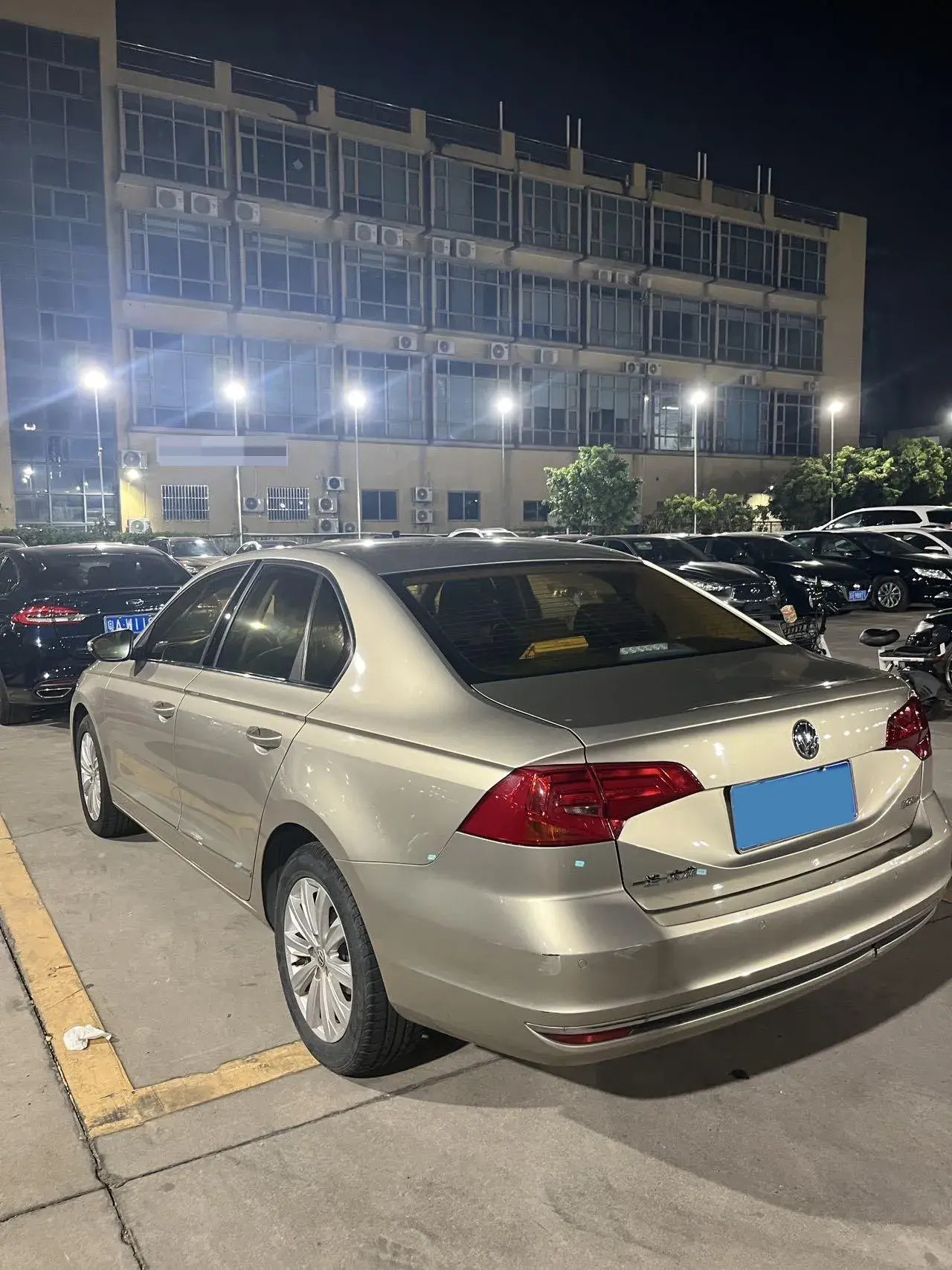 2018 VOLKSWAGEN BORA thumbnail 4