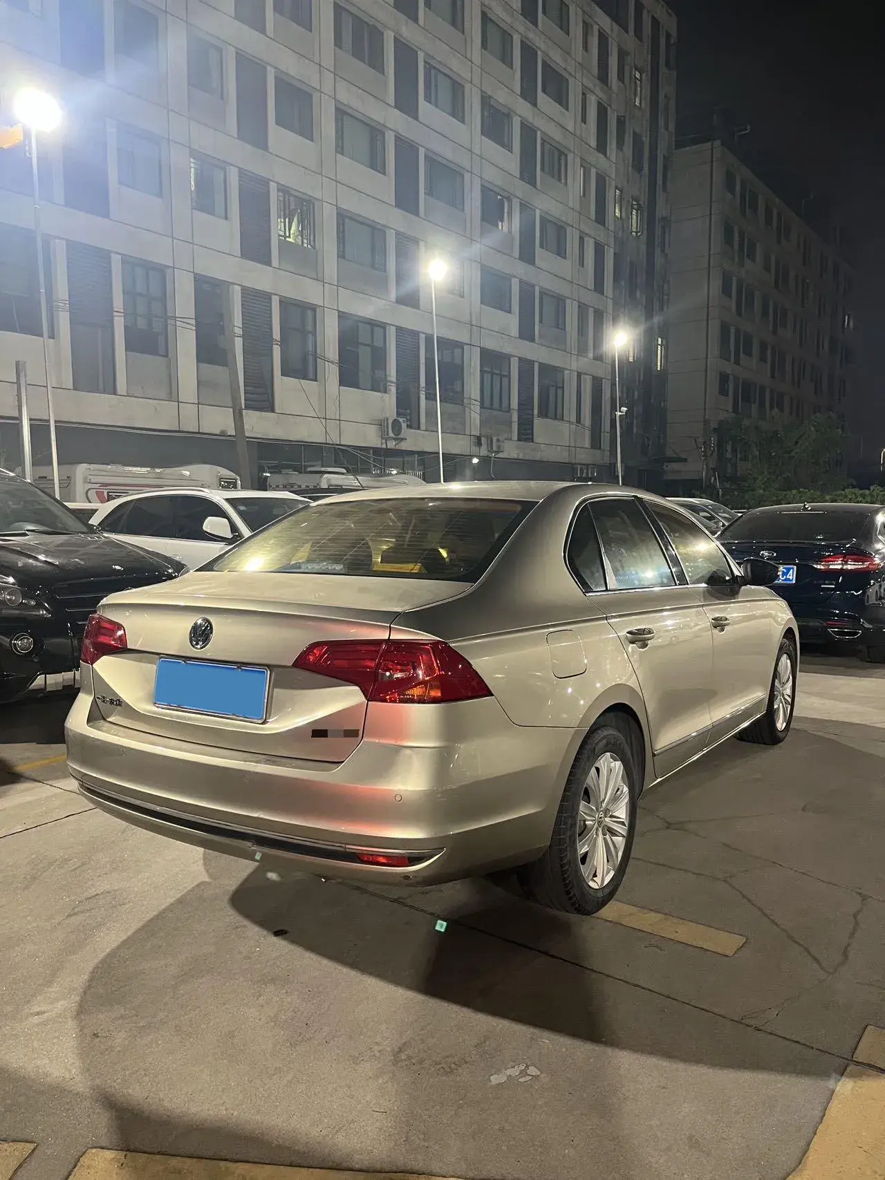 2018 VOLKSWAGEN BORA thumbnail 3