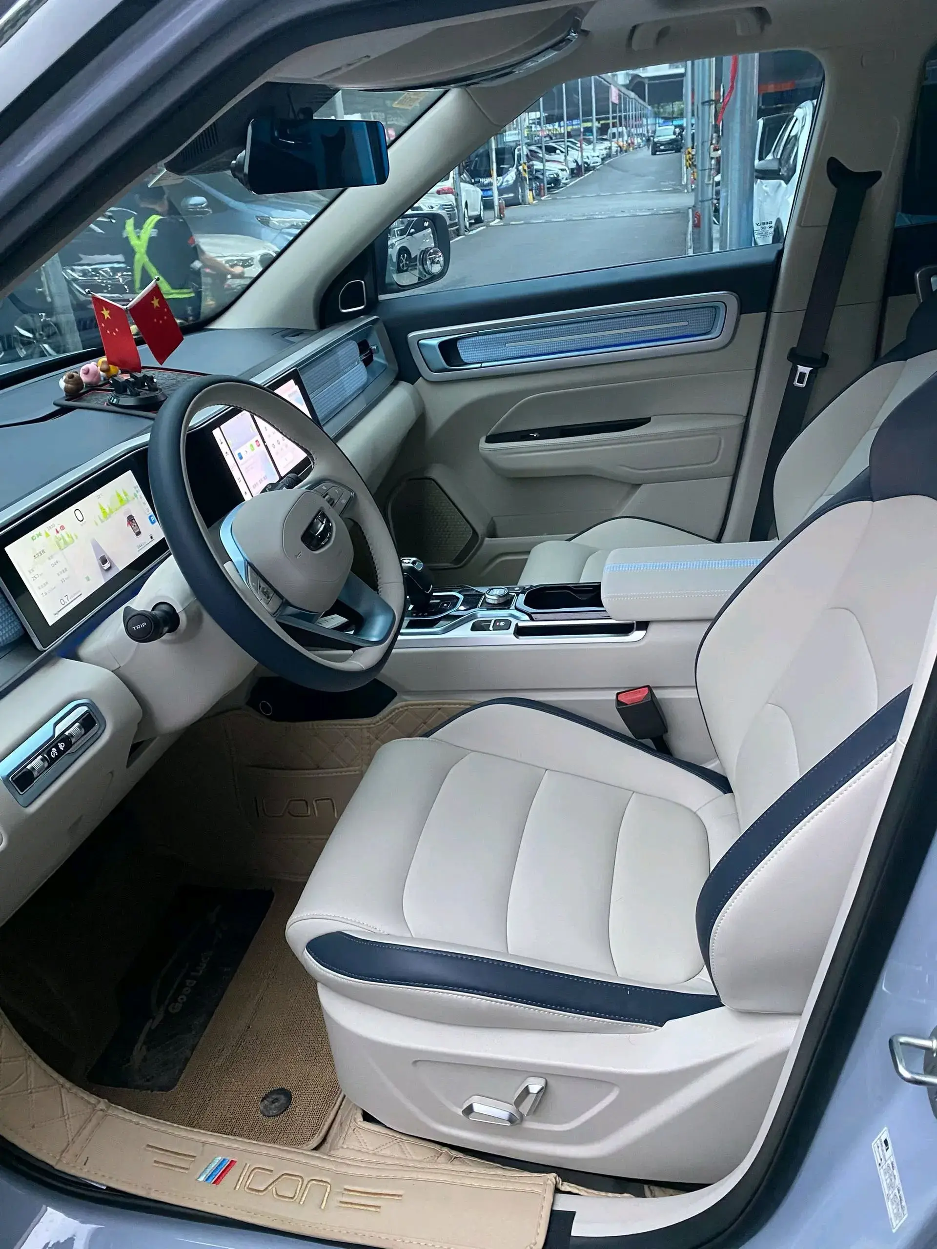 2023 GEELY ICON thumbnail 3