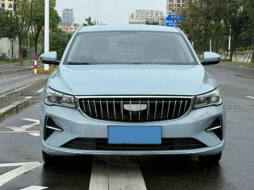 2025 GEELY EMGRAND thumbnail 2