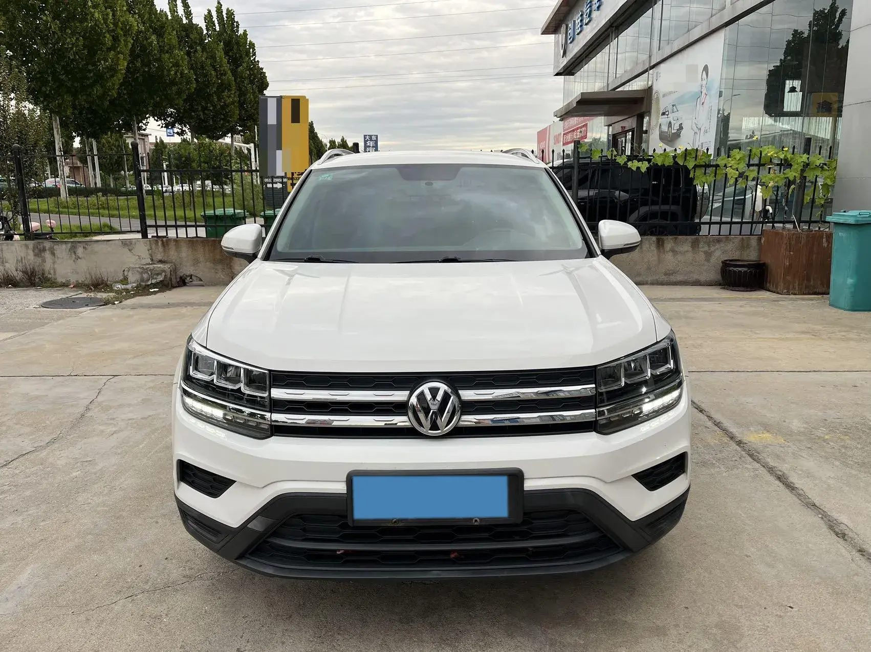 2019 VOLKSWAGEN THARU thumbnail 2