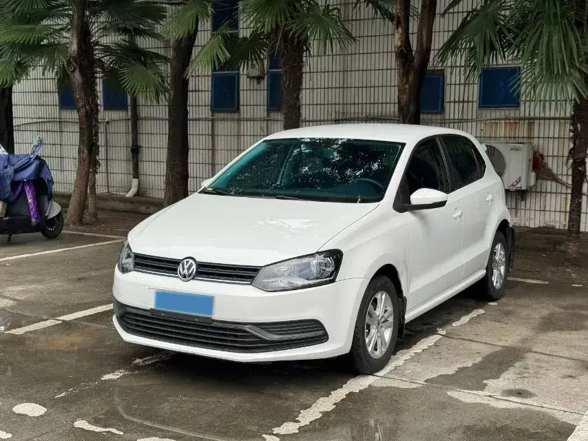 2018 VOLKSWAGEN POLO view 1