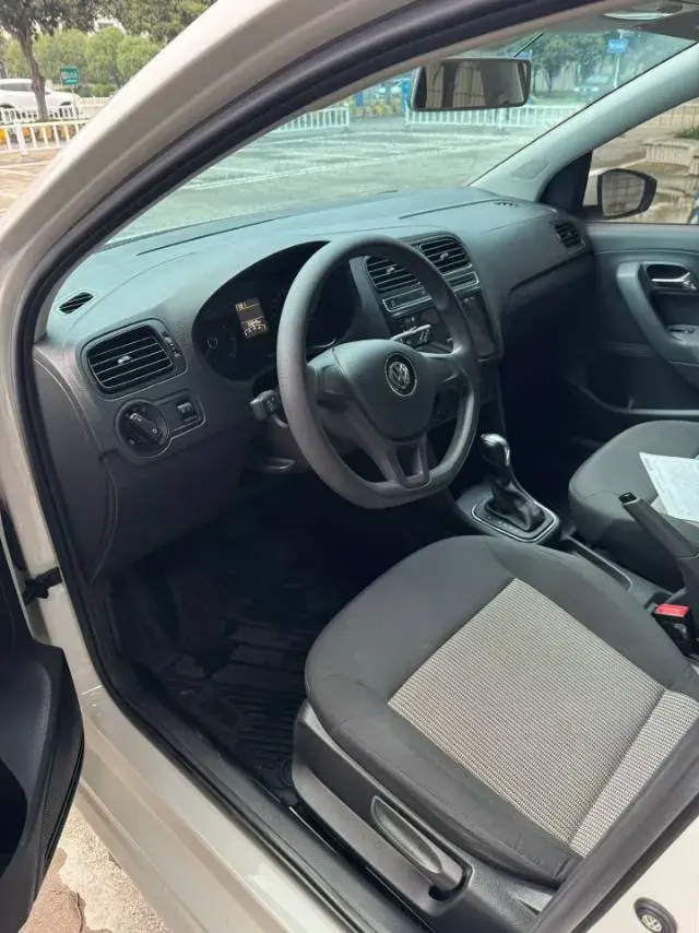 2018 VOLKSWAGEN POLO thumbnail 2