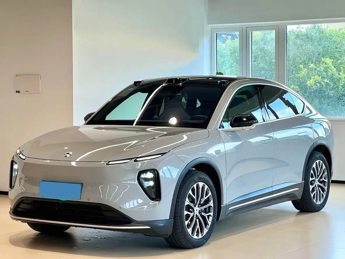2024 NIO ES6 view 1