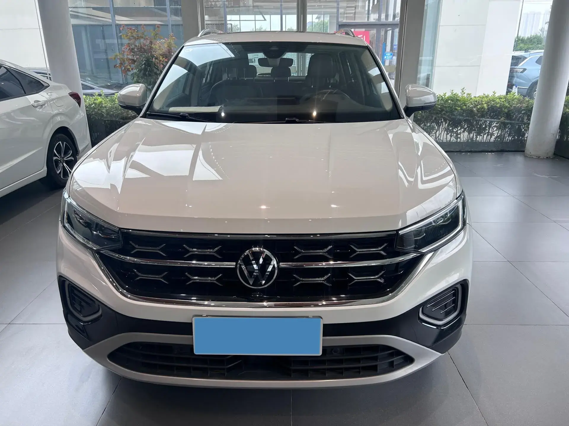 2023 VOLKSWAGEN TAYRON thumbnail 2