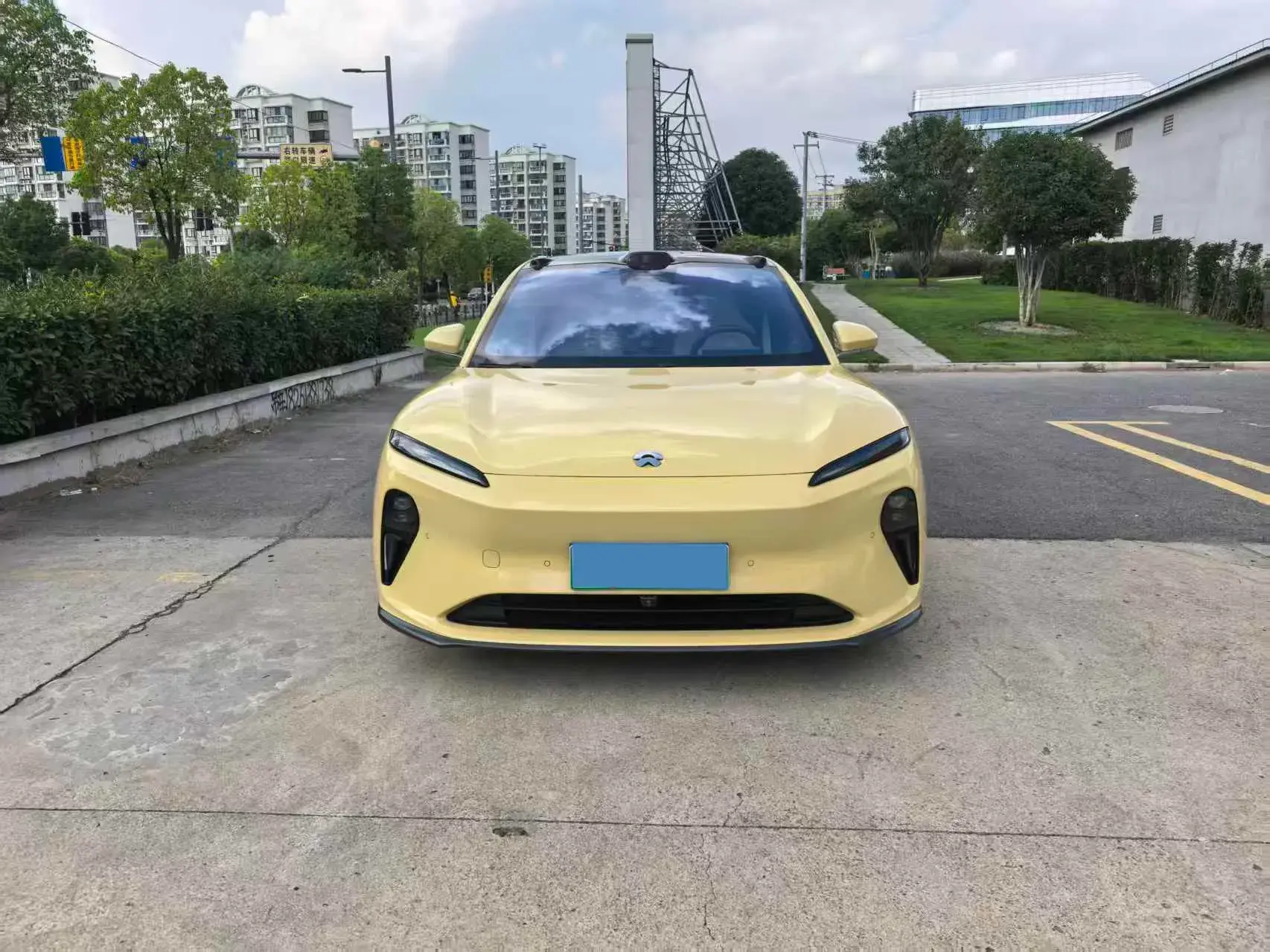 2022 NIO ET5 thumbnail 2