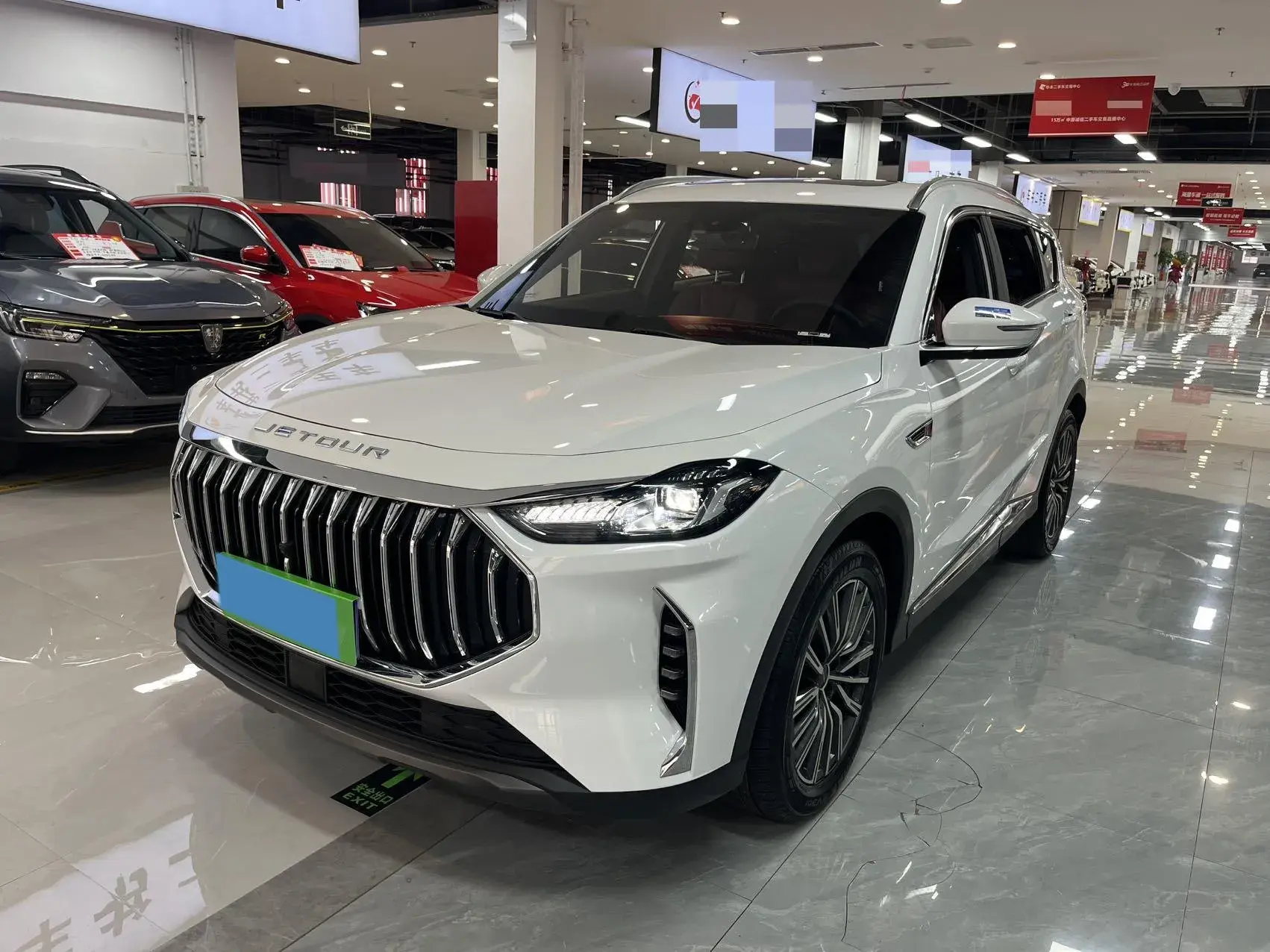 2025 JETOUR X70 view 1