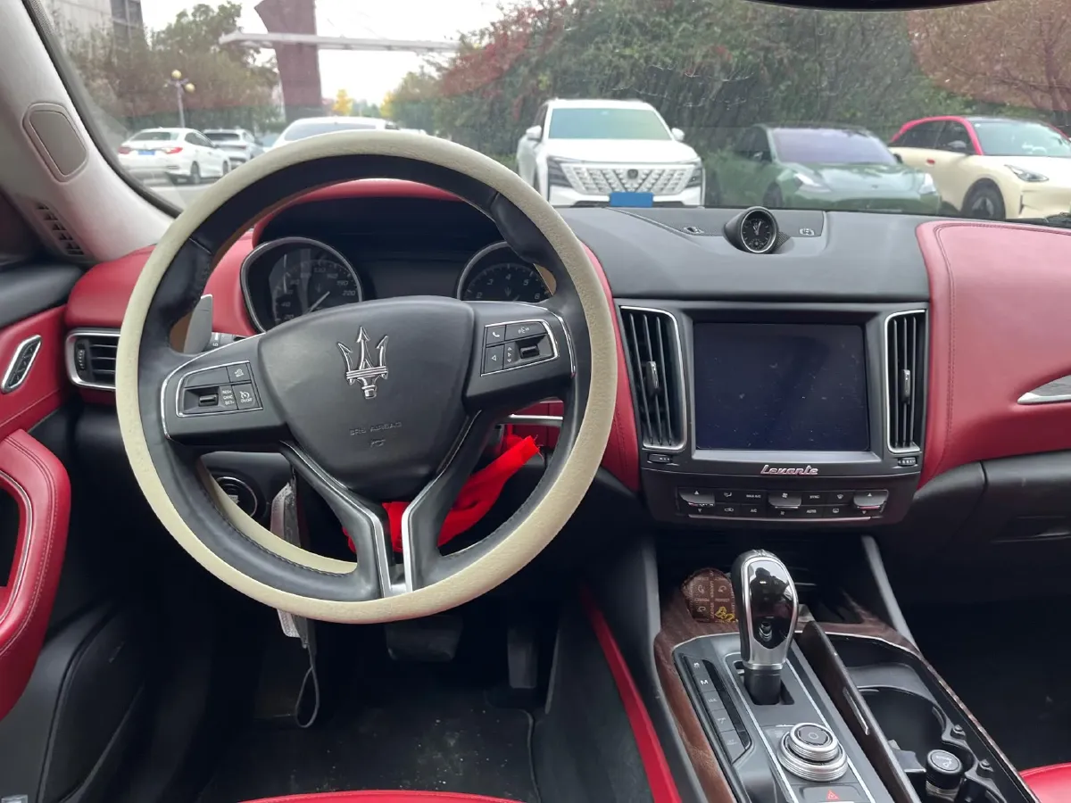 2018 Maserati Levante 3.0T 350HP V6 8AT,autocango,china used car exporter,china ev exporter,chinese used car exporter,chinese used ev exporter