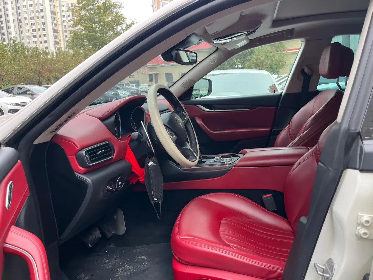 2018 Maserati Levante 3.0T 350HP V6 8AT,autocango,china used car exporter,china ev exporter,chinese used car exporter,chinese used ev exporter