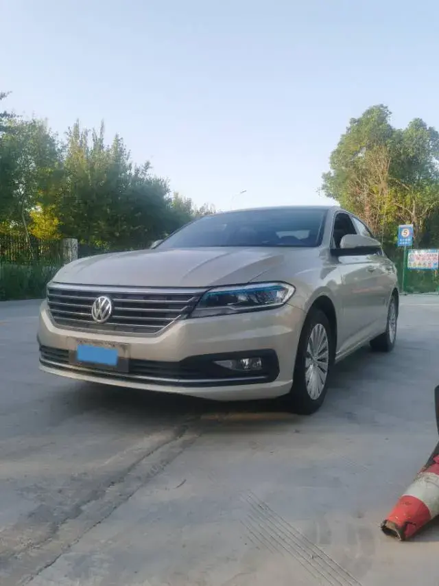 2019 VOLKSWAGEN LAVIDA view 1