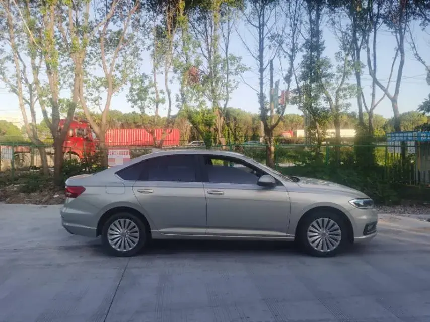 2019 VOLKSWAGEN LAVIDA thumbnail 4